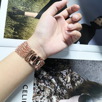 Bracelet de montre pour femme en chaîne métallique à pompons, compatible avec IWatch 1 2 3 4 5 6 SE