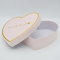 Boîtes d'emballage personnalisées pour les soins de la peau pour la Saint-Valentin Coffrets cadeaux de beauté cosmétiques Boîte en forme de coeur rose vif brillant