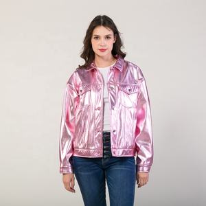 سترة نسائية من الجلد الصناعي غير رسمية ملونة وصلت حديثًا من OEM مخصصة بأكمام كاملة ياقة مطوية لأسفل للربيع والخريف - Product Image 3