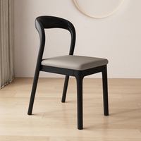 Chaise de salle à manger moderne en bois massif avec coussin en cuir et dossier en bois pour salle à manger familiale, salon – Design