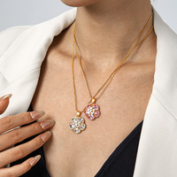 Collier Pendentif en Acier Inoxydable Élégant et Romantique avec Chaîne Serpent, Forme Fleur, Sertissage Bezel et Cristaux Colorés pour Femme – Idéal Cadeau