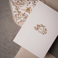 Carte d'invitation de mariage de luxe en papier texturé baroque or blanc avec enveloppe, superposition en vélin, gaufrage à chaud, impression personnalisée