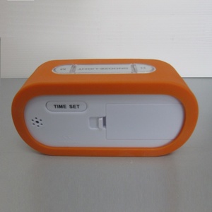 Lớn chữ số <span class=keywords><strong>LCD</strong></span> hiển thị chống trượt chống sốc Silicone bảng đồng hồ báo thức với ánh sáng trở lại - Product Image 4