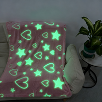 Plaid en flanelle moderne à motifs de dessins animés, luminescent dans le noir, écologique, doux et moelleux, utilisable toute l'année pour les enfants, les adolescents, la décoration de la chambre