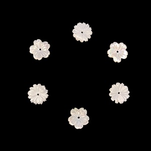 6mm intagliato <span class=keywords><strong>madreperla</strong></span> naturale bianco mare conchiglia orecchino di fiori per <span class=keywords><strong>orecchini</strong></span> accessori per capelli accessori per la produzione di gioielli - Product Image 4
