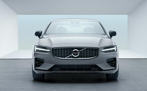 Berline <span class=keywords><strong>hybride</strong></span> élégante Volvos <span class=keywords><strong>S60</strong></span> 2025 Strong EV B5 Smart Sport - Product Image 2