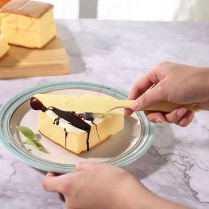 Ensemble de spatules réutilisables en silicone jetables de qualité alimentaire de 6 pièces Ustensiles de <span class=keywords><strong>crème</strong></span> colorée au fructose comprenant une brosse à ustensiles pour la cuisson - Product Image 5