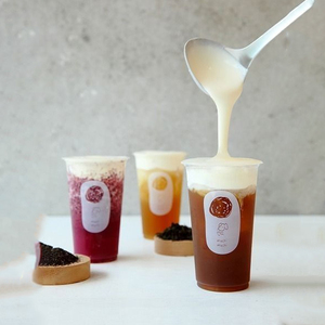 Vente en gros Tasses en PP Tasse à jus 16oz 24 oz 32oz Tasse à thé Boba Bubble en plastique jetable avec logo imprimé avec couvercles - Product Image 6