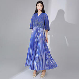 Vestido Maxi Plisado Antiarrugas Ecológico Tejido Miyake, Cuello en V, Elegante, Holgado, Mangas Murciélago, Ropa de Mujer, Otoño, Elástico - Product Image 2