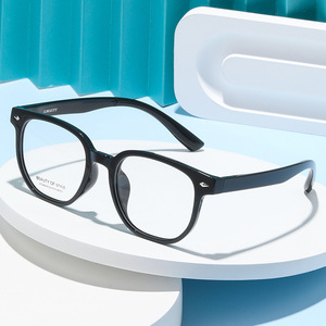 แว่นตาออพติคอลทรงสี่เหลี่ยมเค บิวตี้ สีดำ UV400 สำหรับผู้หญิง ขนาดกลาง เลนส์อะซี บริดจ์จมูกมาตรฐาน - Product Image 4