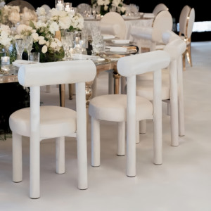 Nouveau design Chaises de mariage modernes empilables Star Hotel Chaises en peluche pour événements de mariage en blanc crème - Product Image 1