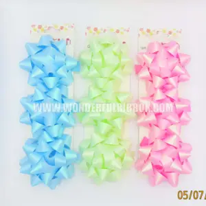 Cinta de embalaje de regalo, lazo de estrella, decoración de regalo terminada personalizada de Navidad con cinta autoadhesiva para tirar de flores