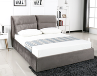 Lit rembourré incurvé de style vintage moderne italien avec cadre en bois pour chambre à coucher