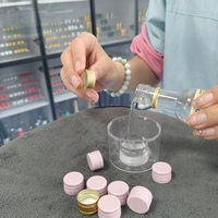 Fabrieksgemaakte aluminium ROPP schroefdoppen van 24*13 / 25*16 / 30*35 mm voor kleine dranken, Baijiu, kruidenwijn