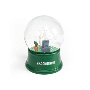 Base <span class=keywords><strong>de</strong></span> resina personalizada <span class=keywords><strong>de</strong></span> alta calidad, muñeca <span class=keywords><strong>de</strong></span> dibujos animados, globo <span class=keywords><strong>de</strong></span> <span class=keywords><strong>nieve</strong></span>, Animal <span class=keywords><strong>de</strong></span> cristal, <span class=keywords><strong>bola</strong></span> <span class=keywords><strong>de</strong></span> <span class=keywords><strong>nieve</strong></span>, recuerdo, regalos <span class=keywords><strong>de</strong></span> marca para el hogar, adornos - Product Image 3