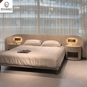 Tête de lit incurvée, lit de luxe moderne pour chambre principale, cadre de lit sur mesure en velours capitonné avec éclairage d'ambiance LED intégré - Product Image 1
