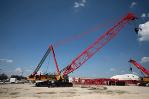 Grúa sobre orugas de lara grande de 400 toneladas SCE4000A-1 con pluma principal de 123 m y momento de elevación máximo de 5328 t.m. - Product Image 2