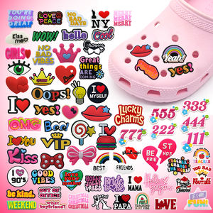 Breloques tendance en PVC 2D pour chaussures – Bonnes vibrations, cœur arc-en-ciel, « J'aime moi-même » – Décorations amusantes et mignonnes pour <span class=keywords><strong>sabots</strong></span> et sandales - Product Image 2