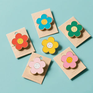 Alfileres de solapa personalizados, logotipo de promoción, regalo, insignia de ropa, imán, fabricante de Metal, alfiler de solapa de flor de esmalte Duro Personalizado - Product Image 2
