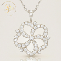 Elisa Wholesale Collier pendentif fleur exclusive en or jaune blanc en argent 925 avec diamant VVS glacé Moissanite à vendre