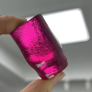 Pierre brute de spinelle Jedi cultivée en laboratoire DS Gems pour la fabrication de pierres précieuses - Product Image 2