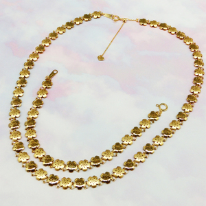 สร้อยคอผู้หญิงสไตล์หรูหราแบบดั้งเดิมผสมผสานความทันสมัย ดีไซน์ดอกซากุระ ประดับด้วยทองคำ 18K - Product Image 5