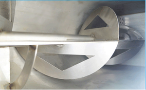 เครื่องบรรจุแบบกึ่งอัตโนมัติสำหรับซอส น้ำพริก และเครื่องปรุงรส - Product Image 3