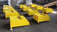 Chariot élévateur personnalisé OEM Bacs à déchets métalliques et basculants Bacs à benne basculante pour chariot élévateur à benne basculante pour pièces d'équipement de manutention