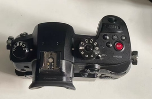 Appareil photo d'occasion Lumix <span class=keywords><strong>GH5S</strong></span>, capteur CMOS quatre tiers 10MP, enregistrement vidéo 4K, sans fil intégré - Product Image 3