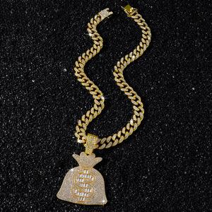 Nouveau Collier Pendentif Sac à Monnaie Géométrique Hip-Hop au Design Unique, Plaqué Or, pour Hommes, Vente en Gros, Bijoux Tendance - Product Image 3