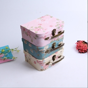 Set di 3 valigie di cartone scatola regalo scatola di immagazzinaggio decorativo con coperchio maniglia festa di compleanno festa di nozze bomboniere <span class=keywords><strong>valigia</strong></span> <span class=keywords><strong>Vintage</strong></span> - Product Image 1
