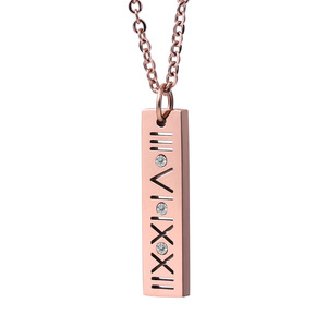 Collar de Diamantes con Números Romanos en Oro Rosa, 24MM, Acero Inoxidable Hueco, Geométrico, para Uso Diario - Product Image 1