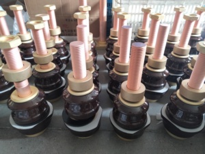 15KV 208A bil Spade 4 lỗ ANSI tiêu chuẩn sứ biến áp gốm ỐNg Lót cách điện - Product Image 4