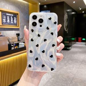 Funda para iPhone 17 Pro Max, diseño de tul con cadena de corazones para primavera y verano, funda rígida de pantalla completa, a prueba de golpes - Product Image 3
