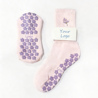 Nouvelles chaussettes de yoga et de pilates personnalisées pour femmes, logo brodé à la main, respirantes, antidérapantes, chaussettes de sport pour athlètes