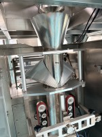 Machine d'emballage verticale automatique multi-têtes pour le remplissage de sacs de 500g, 1kg, 2kg pour aliments granulés et matériaux plastiques