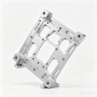 Plaque de montage en alliage d'aluminium usinée CNC, support de fixation d'équipement en aluminium usiné sur mesure de précision