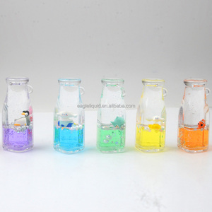 Llavero de moda con diseño de taza de té de burbujas Boba, llavero lindo personalizado con líquido de té de burbujas, regalo promocional - Product Image 2