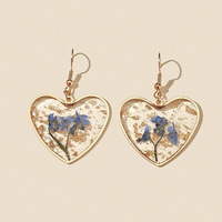 Boucles d'oreilles créoles en résine avec fleurs de camélia séchées transparentes, style Mori Girl, pendantes florales pour femmes