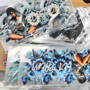 Venta al por mayor de material PET 3D UV DTF Cup Wrap transferencias de moda impermeable transferencia otoño etiquetas buen precio coche calcomanía - Product Image 4