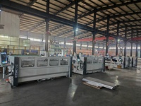 Vollautomatisches SYNTEC-Steuerungs-CNC-Aluminiumprofil-Bohr- und Fräsbearbeitungszentrum für Aluminiumfenster und -türen, CE-zertifiziert
