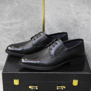 Chaussures de mariage italiennes haut de gamme pour hommes, chaussures de ville et richelieu en cuir pour hommes, luxueuses, sur mesure et fabriquées à la main. - Product Image 4