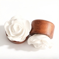 Diffuseur de parfum d'ambiance artisanal en porcelaine et céramique, avec base en bois, parfum floral, pour huiles essentielles et bâtonnets diffuseurs