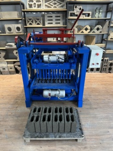 Machine à fabriquer des briques robuste Lusaka 4-<span class=keywords><strong>35</strong></span>, très vendue, efficace et stable pour la production <span class=keywords><strong>de</strong></span> blocs <span class=keywords><strong>de</strong></span> <span class=keywords><strong>ciment</strong></span> - Product Image 4