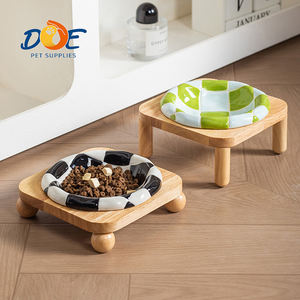 Doe Pet Bol en céramique grande capacité pour chien, design anti-choc et antidérapant, bol pour animaux de compagnie en PE à motif damier avec support - Product Image 1