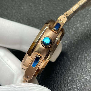 Montre de luxe OEM en acier inoxydable avec mouvement mécanique ETA, double fuseau horaire, jour/date, cadran bleu, pour les voyages d'affaires, unisexe - Product Image 3