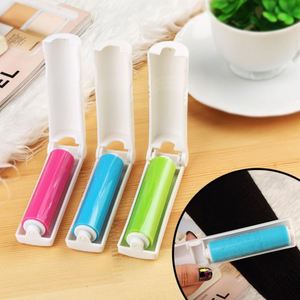 Rouleau anti-poussière et anti-bouloches pour vêtements, pliable, lavable, portable, avec tambour et brosses adhésives pour poils, en matériaux recyclés - Product Image 1