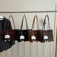 Sacs à main pour femmes, nouveau sac fourre-tout à imprimé léopard pour femmes, sac à main à bandoulière grande capacité avec un joli pendentif nuage