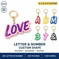 Porte-clés en PVC personnalisé avec lettres et chiffres, porte-clés en caoutchouc pour mariage, événement, cadeau promotionnel en gros