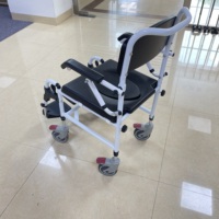 Fauteuil roulant médical pour le transfert des patients Équipement de sécurité des toilettes pour les personnes handicapées